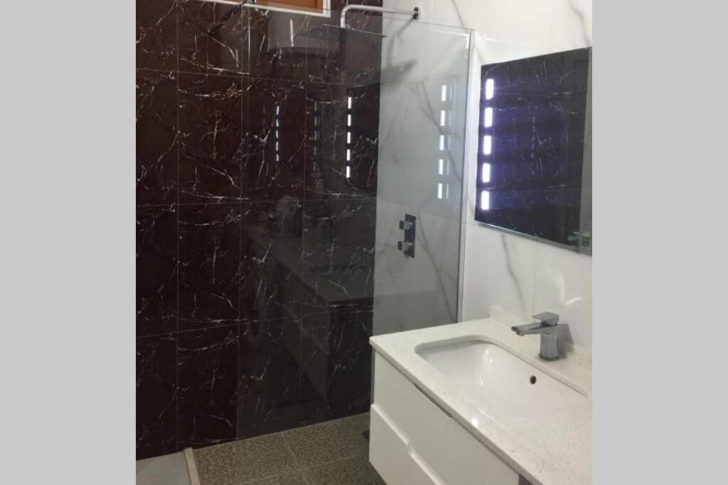 Modern Sea View Apartment For A Perfect Holiday ドゥラス エクステリア 写真